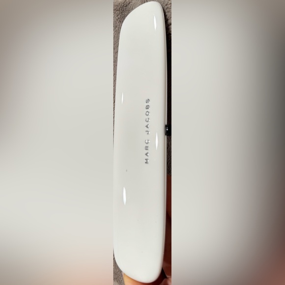 Marc Jacob’s eye shadow pallet- new. Unused, needs to go!!!! - Picture 2 of 7